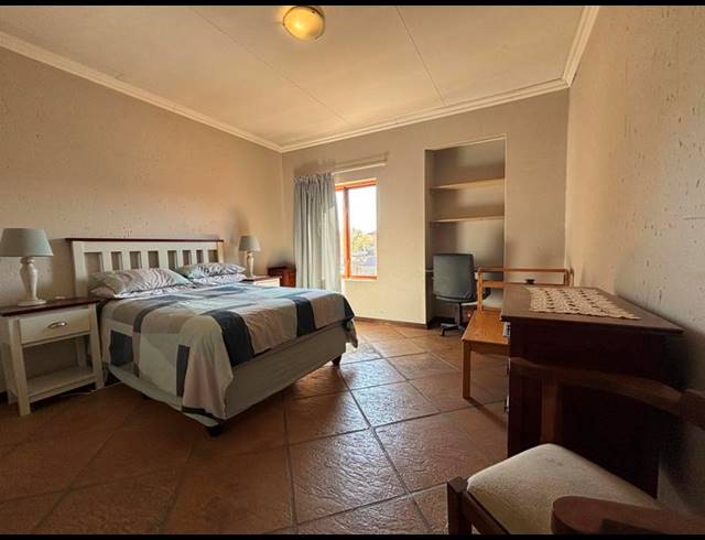 4 BEDROOM HOUSE FOR SALE IN SONNEVELD